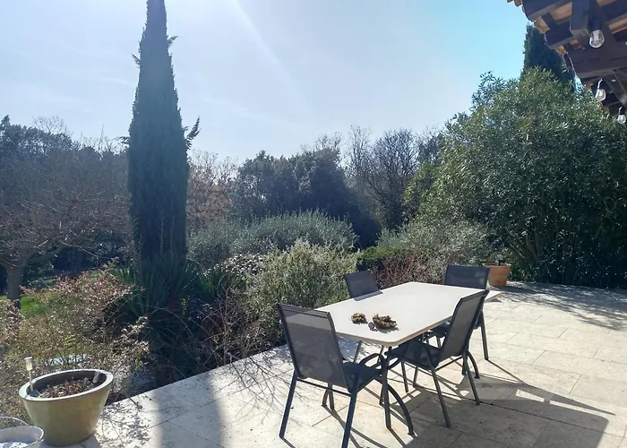 A L'oree Du Bois * Baron (Gard)